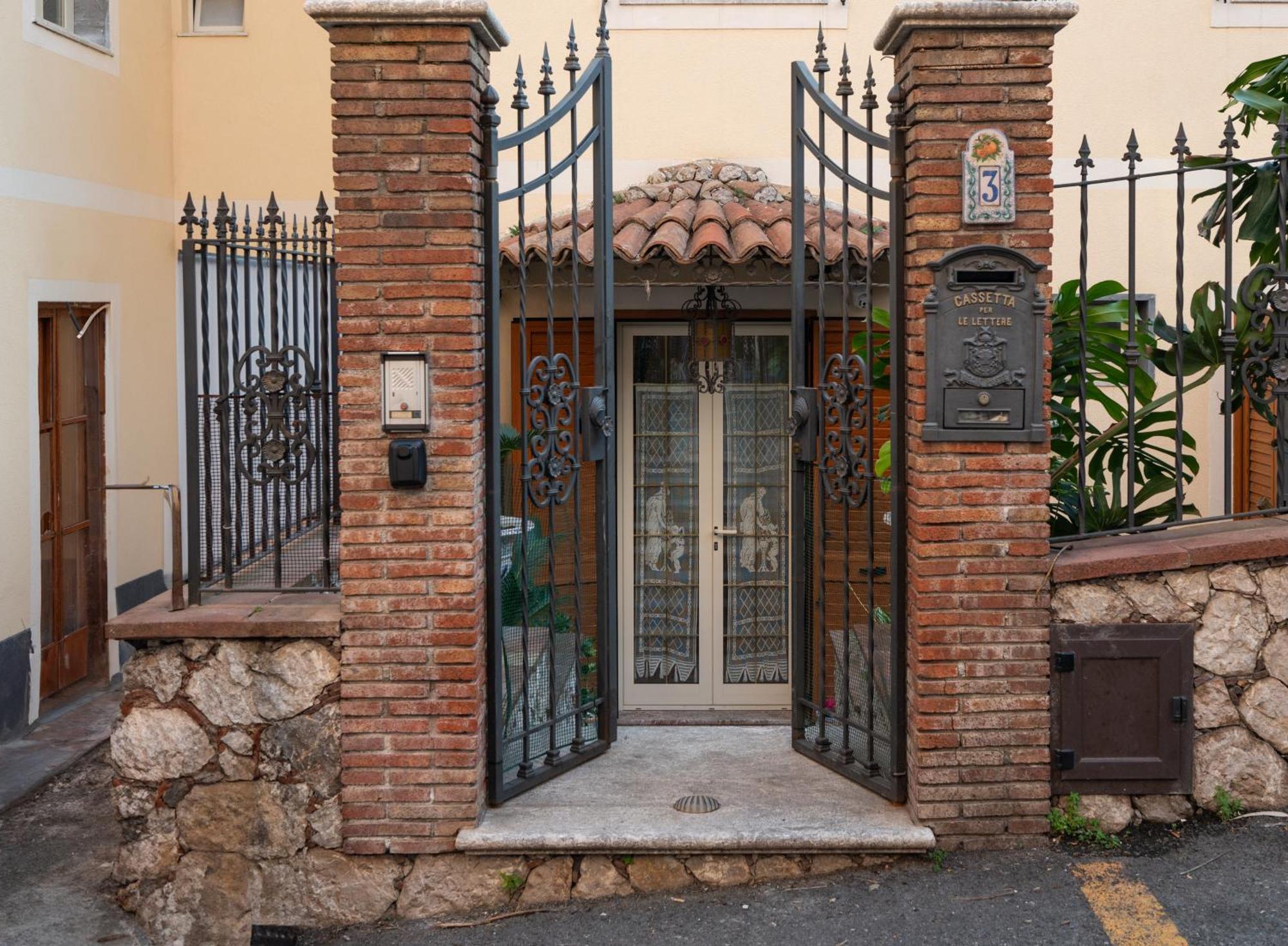 Ferienwohnung Casa D'Arte Taormina Exterior foto
